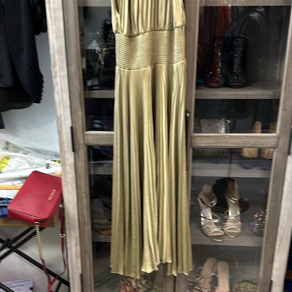 A.L.C.
Renzo II Pleated Halter Dress Size 6 - Picture 6 of 8